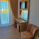 Valurile Marii Vama - Veche 招待所 4*