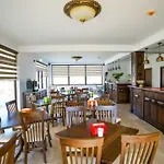 Valurile Marii Vama - Veche 4*